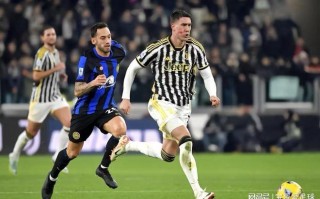 星空体育官方网站-AC米兰再夺三分！曼城稳坐英超榜首位置