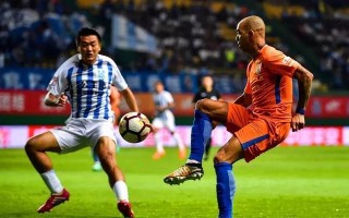 星空体育app-东南球员在比赛中大放异彩，引发热议