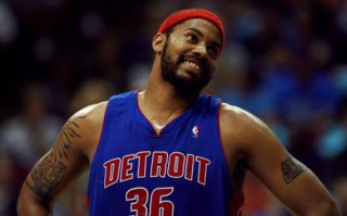 星空体育-活塞客场惊险逆转，临场爆发收获胜利