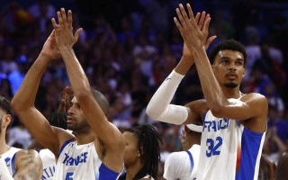 星空体育官网入口-篮球比赛中上演逆转大戏引人入胜