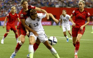 星空体育-爱尔兰女足球员团结一心，奋斗到底