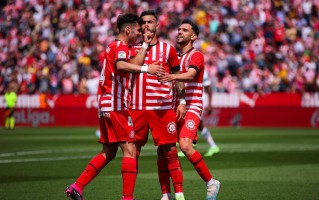 星空体育-比利亚雷亚尔客场惨败止连胜纪录