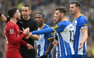 星空体育官网-利物浦后卫受伤离场，恐影响球队战斗力