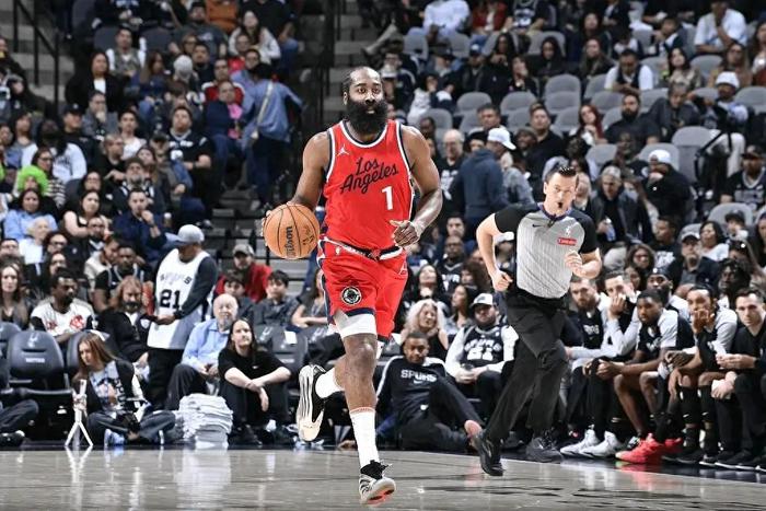 星空体育app-雷霆全力备战面对快船的挑战-第2张图片-星空体育官方网站