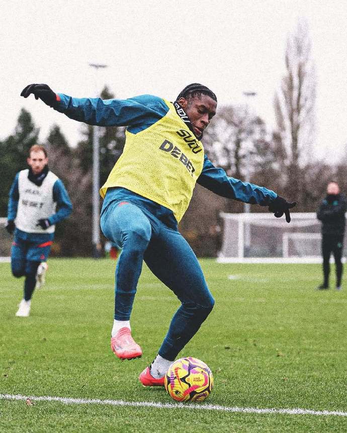 星空体育官方网站-狼队全力以赴，坚守阵地力保不败战绩-第1张图片-星空体育官方网站