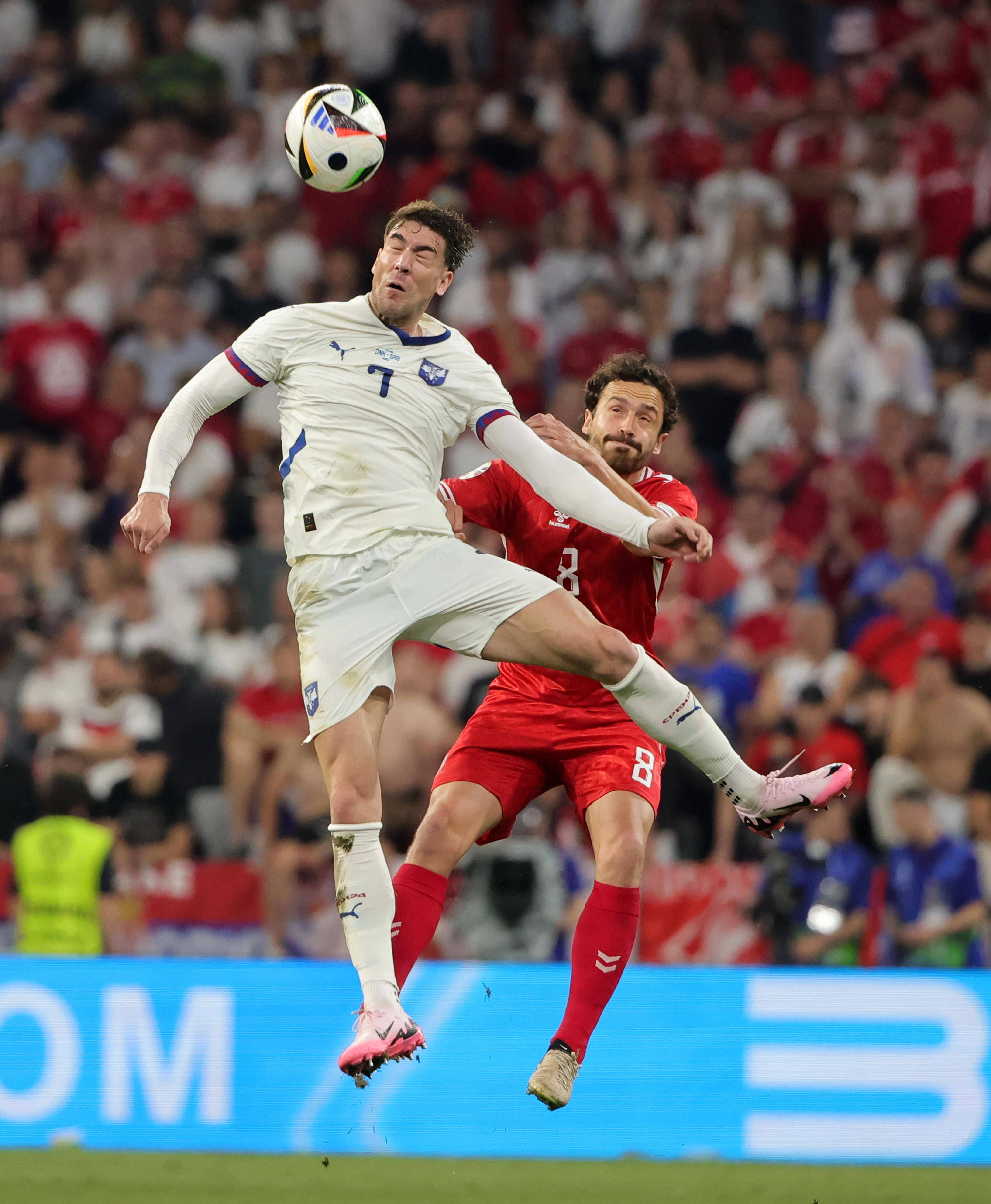 星空体育-都灵双雄豪胜，意甲稳中有升-第2张图片-星空体育官方网站