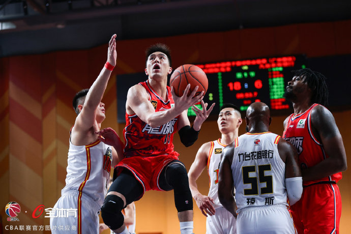 星空体育官网-双狮相搏之战，猛龙全全队比赛条件争先恐后-第1张图片-星空体育官方网站