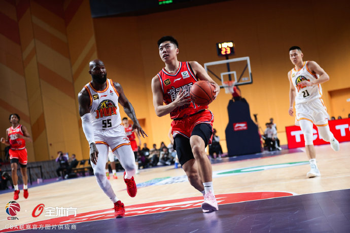 星空体育官网-双狮相搏之战，猛龙全全队比赛条件争先恐后-第2张图片-星空体育官方网站