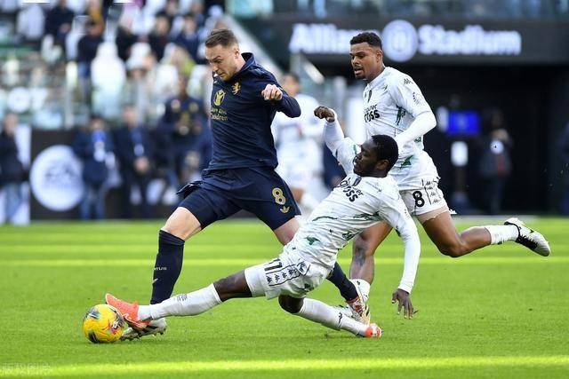 星空体育app-比尔博特射门动作华丽，助尤文图斯取得领先-第1张图片-星空体育官方网站