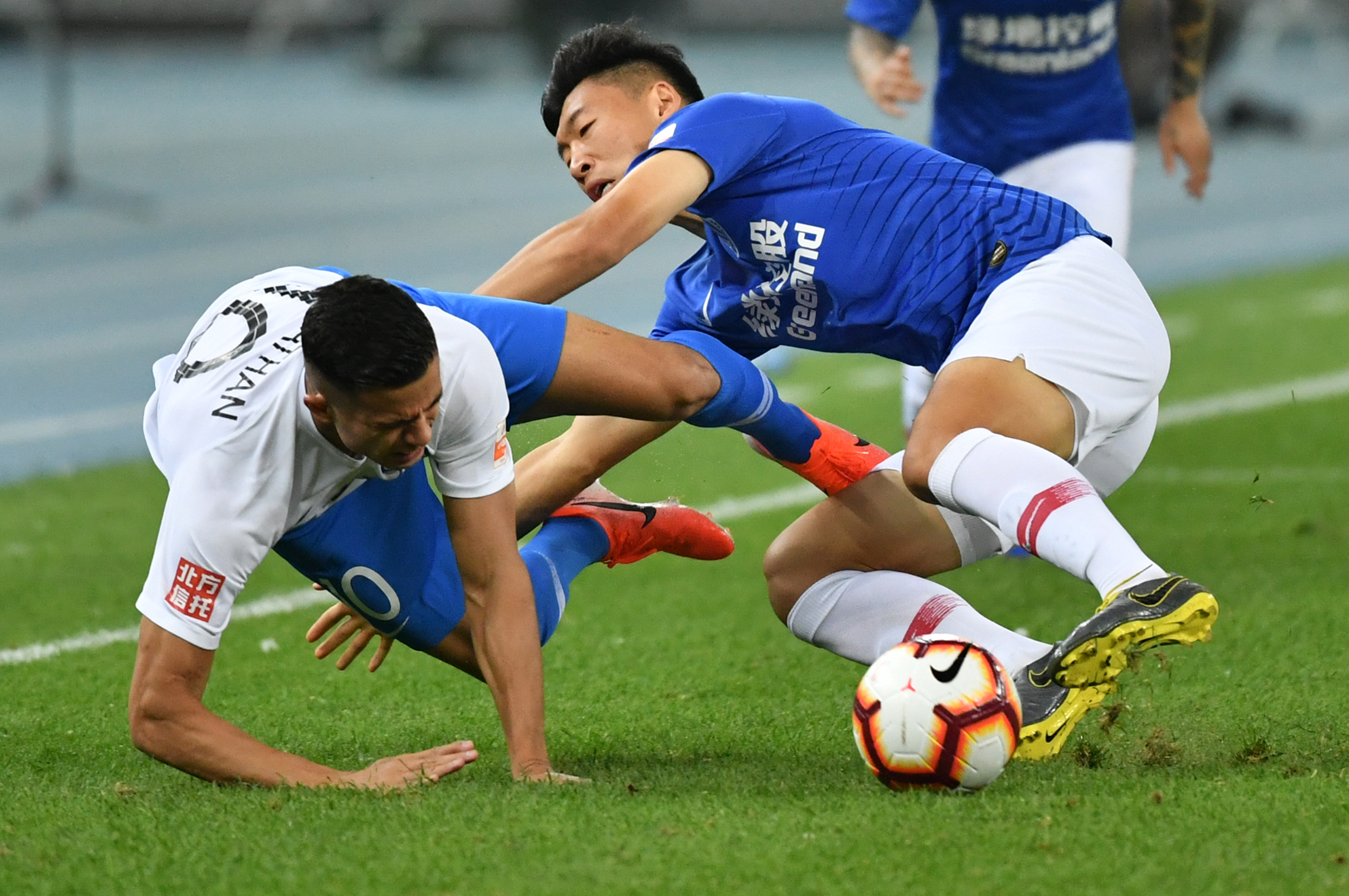 星空体育官网-强强对话取胜，下轮重头戏将再掀波澜闹市-第2张图片-星空体育官方网站