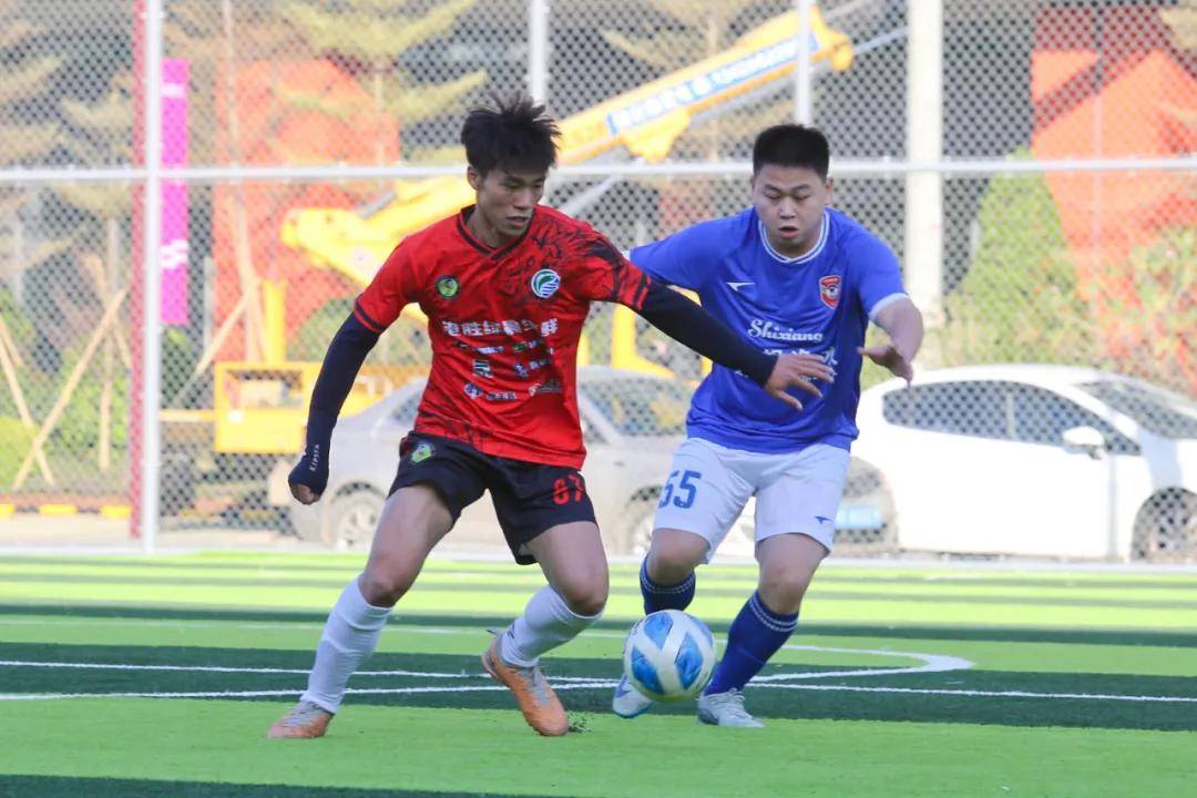 星空体育官方网站-激烈足球对决上演,球员竞技实力均衡-第2张图片-星空体育官方网站 星空体育官方网站-激烈足球对决上演,球员竞技实力均衡-第2张图片-星空体育官方网站