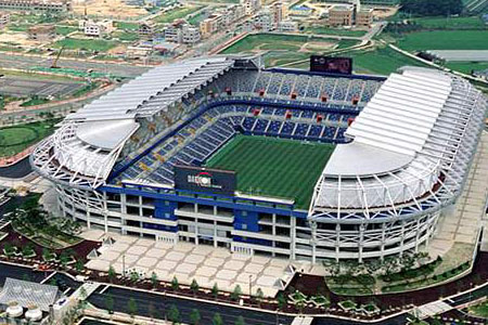 星空体育-竞技风暴席卷足球场，胜利之歌响起-第1张图片-星空体育官方网站