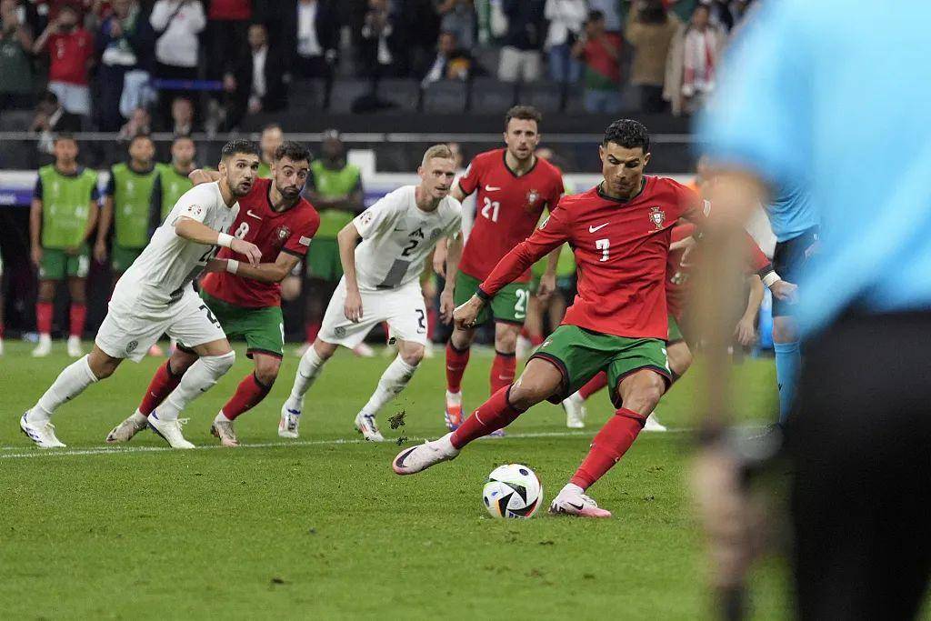 星空体育官网入口-葡萄牙国家队战胜对手晋级八强-第2张图片-星空体育官方网站 星空体育官网入口-葡萄牙国家队战胜对手晋级八强-第2张图片-星空体育官方网站
