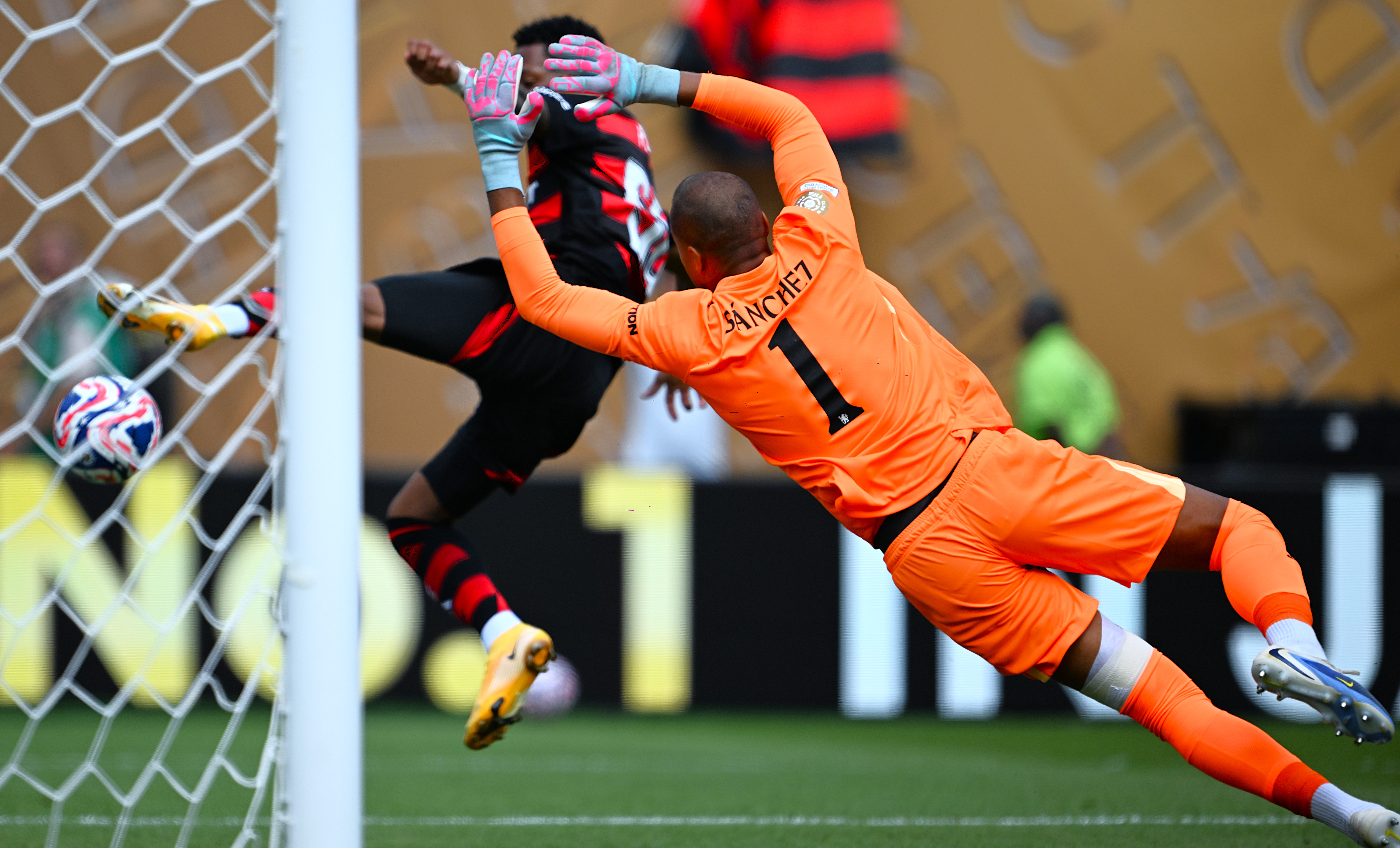 星空体育官方网站-足球职业联赛上演纷争，谁能成为胜利者？-第1张图片-星空体育官方网站