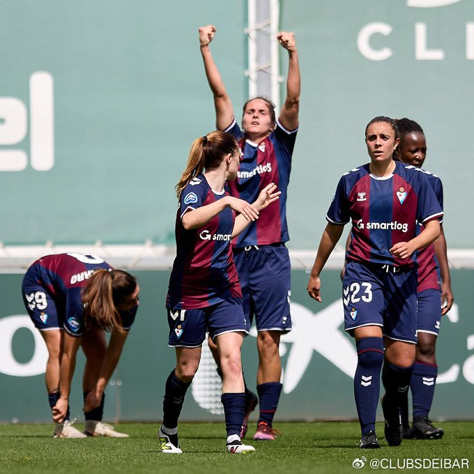 星空体育-爱尔兰女足球员团结一心，奋斗到底-第2张图片-星空体育官方网站